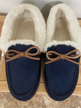 Sonoma Navy Faux-Fur Lined Moccasin Slippers with Tan Bow